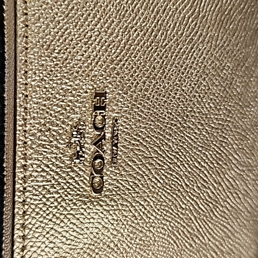 Coach Gold Leather wristlet New without tags - Picture 2 of 8